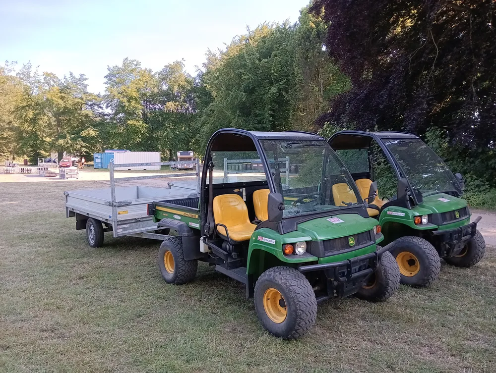 John Deere Gator HPX - view 2