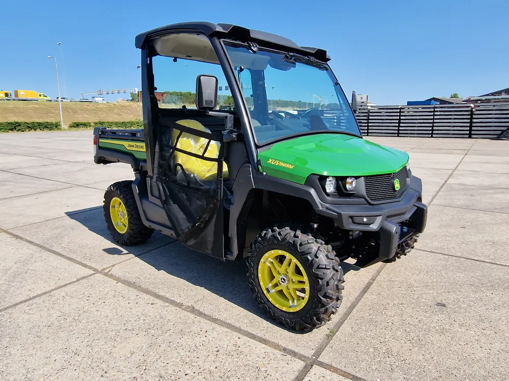 John Deere Gator XUV - view 2